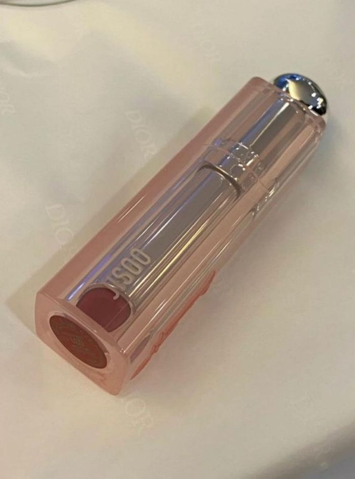 Lipstik Dior dengan label nama Jisoo