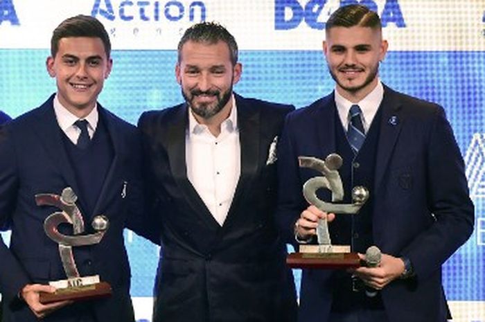 Paulo Dybala (kiri) dan Mauro Icardi (kanan) dalam acara penganugerahan Gran Gala del Calcio (3/12/2018).