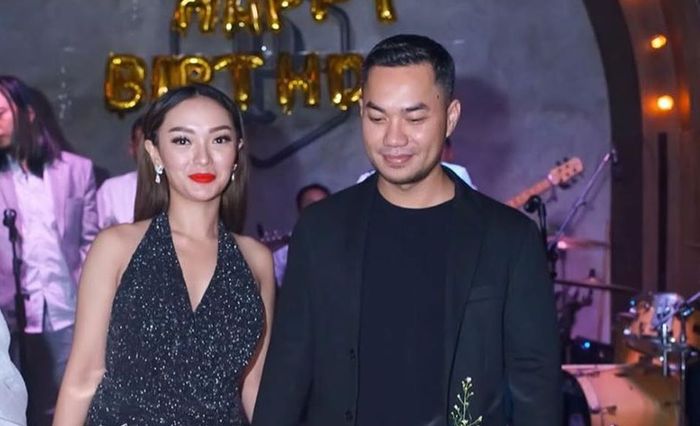 Zaskia Gotik dan kekasihnya