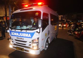 Halangi Laju Ambulan Auto 'Dikeroyok' Netizen Deh, Ingat 7 Kendaraan Ini Dapat Prioritas di Jalan