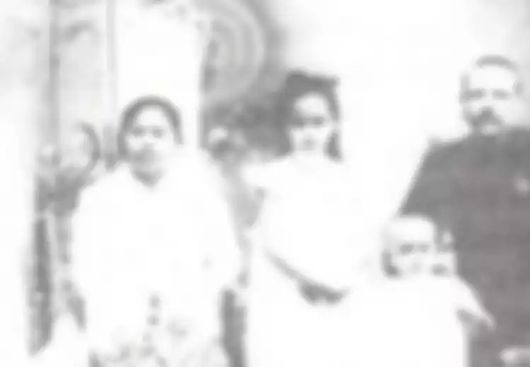 Kisah Moeinah: Nyai asal Surakarta 'Menemani' Tuan Eropa Sekaligus Anaknya