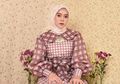 Sempat Kepergok Manggung Pakai Dress Ratusan Ribu, Kini Lesty Kejora Pakai Gaun 10 Juta Rupiah!