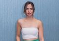 Asyik Berjoget, Nia Ramadhani Tampil Seksi Dengan Dress Belahan Tinggi Pamer Paha yang Jadi Sorotan
