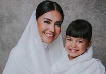 Disebut Bangkrut demi Pengobatan Anak, Denada Ternyata Bangun Rumah Mewah 4 Lantai untuk Shakira! Serba Putih Bak Istana