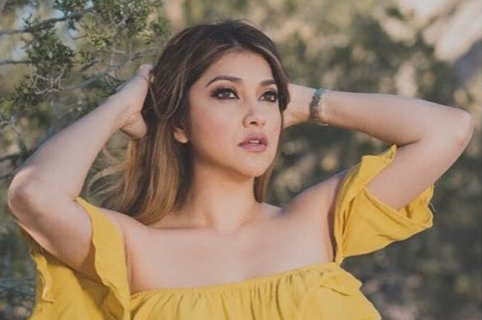 Hotman Paris Tidak Sanggup Bongkar Ayah Kandung Anak Sarah Azhari