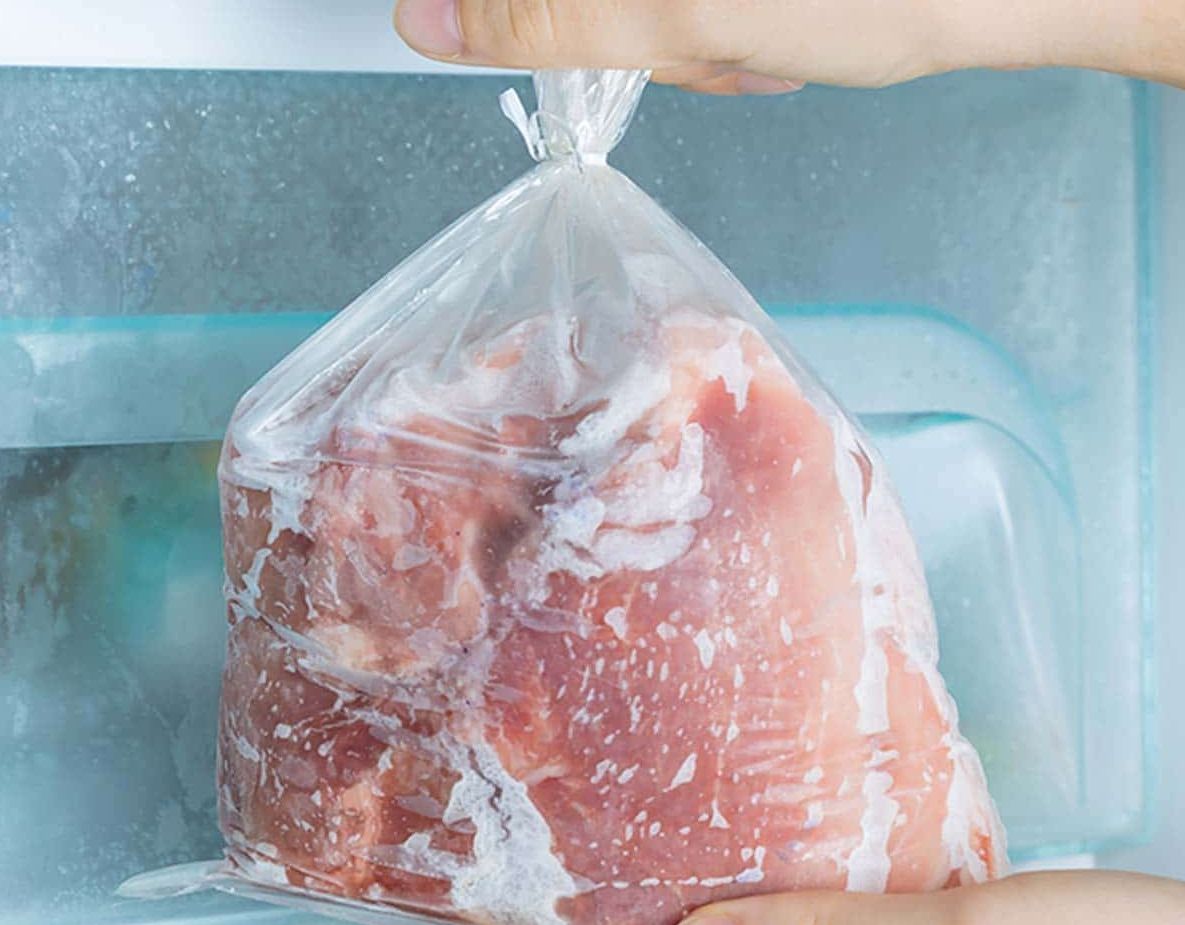 Cara Mencairkan Daging Beku dari Freezer, Bukan Direndam Air Tapi Harus dengan Cara Ini Agar Aman Masuk Mulut - Semua Halaman - Sajian Sedap