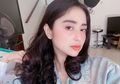 Unggah Video Pilu Saat Pulang Kampung, Dewi Perssik Tak Ragu Tidur di Samping Makam Sang Ayah