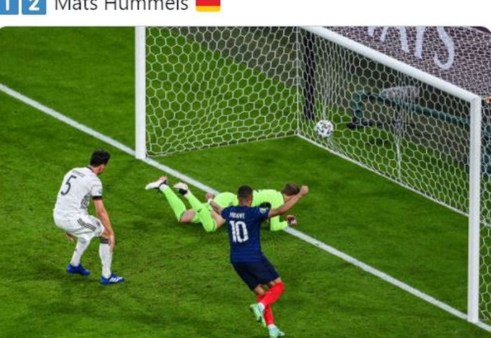 Mats Hummels (kiri) membuat gol bunuh diri dalam laga matchday 1 Grup F EURO 2020 yang mempertemukan timnas Jerman dengan timnas Prancis.