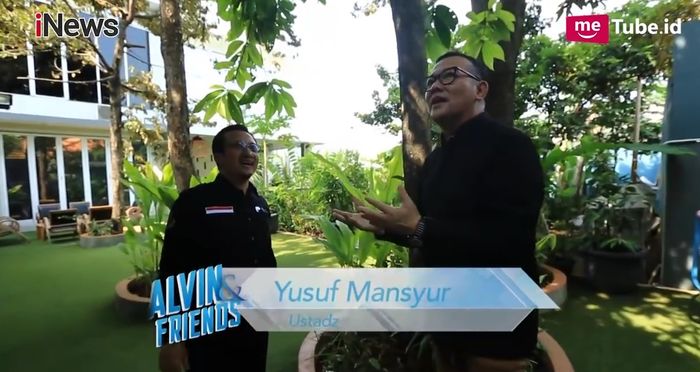Rumah Ustaz Yusuf Mansur yang dilengkapi dengan kebun yang luas