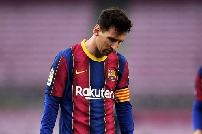 Ekspresi lesu kapten Barcelona, Lionel Messi.