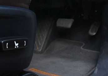 Karpet Mobil Bisa Dibersihkan Sendiri, Cukup Lakukan 3 Langkah Ini