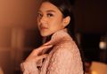 Hadiri Wedding Anniversary Orang Tua, Putri Tanjung Tampil Mesra Bersama Pacar