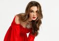 Luna Maya Foto Nggak Pakai Celana Kala Endorse Sepatu Boots, Netizen: Makin Aneh Gayanya!