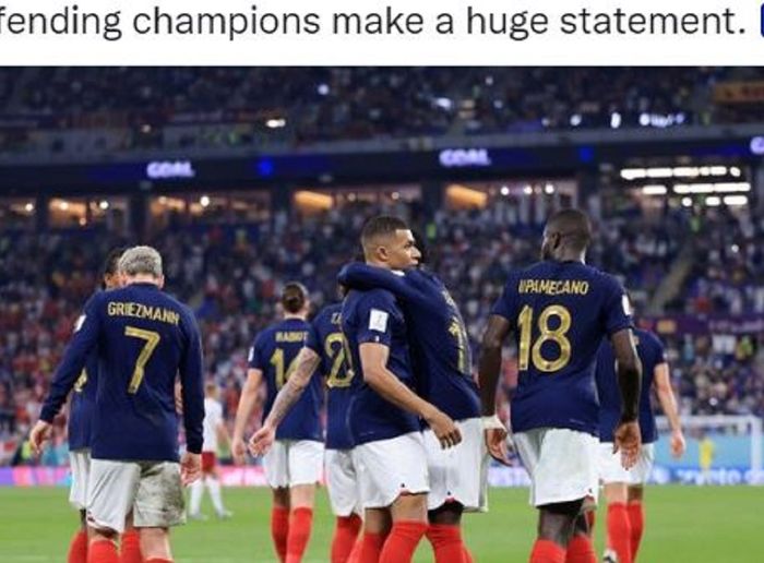 Para pemain timnas Prancis merayakan gol yang dicetak Kylian Mbappe ke gawang timnas Denmark pada partai kedua Grup D Piala Dunia 2022 di Stadion 974, Sabtu (26/11/2022).