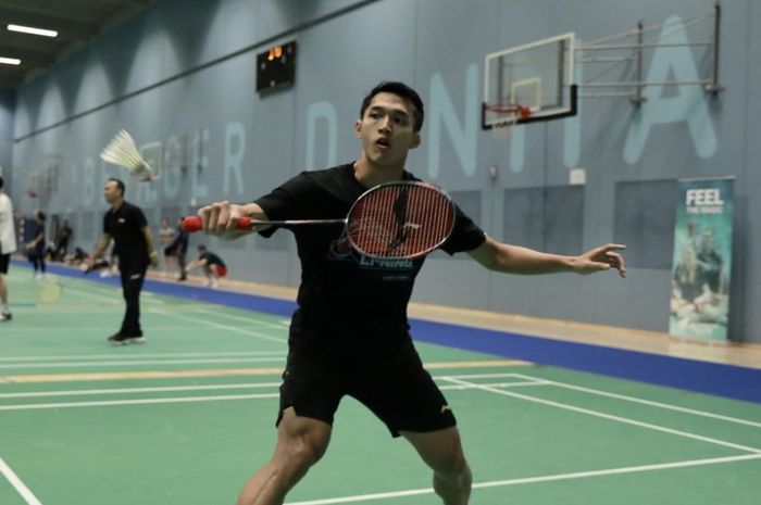 Tunggal putra Indonesia, Jonatan Christie, berlatih untuk persiapan menuju Kejuaraan Dunia 2023 di practice hall Stadion Brondby, Kopenhagen, Denmark, 20 Agustus 2023.