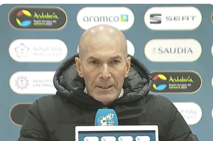 Pelatih Real Madrid, Zinedine Zidane.  