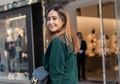 Nagita Slavina Padukan Kemeja Simpel dengan Celana Hitam, Jam Tangan Harga Setengah Miliar Rupiah yang Ia Pakai Justru Bikin Salfok!