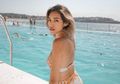 Jessica Iskandar Umumkan Giveaway Pakai Baju Kemben Seksi Pamer Perut Justru Bikin Salfok