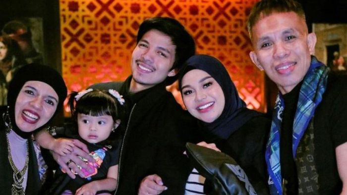 Keluarga Halilintar saat merayakan ulang tahun anofial asmid beberapa waktu lalu.