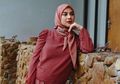 2 Minggu Setelah Kepergian Bayi Kembarnya, Irish Bella Justru Tampil Modis dengan Busana Hijab Saat Main Sama Kelinci, Netizen: Sama-sama Lucu!