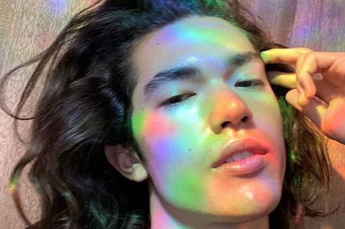 Lirik Lagu ‘Heather’ Milik Conan Gray, Lengkap dengan Terjemahannya