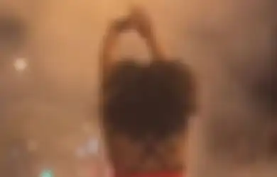 Berjoget-joget di Tengah Momen Kerusuhan dan Kebakaran Kota, Artis Instagram Ini Tuai Kecaman Keras dari Follower-nya