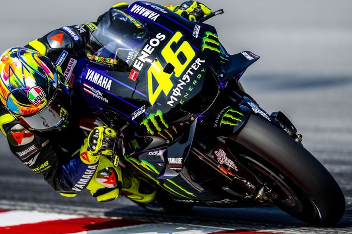 Pebalap Monster Energy Yamaha, Valentino Rossi, saat tampil pada tes pramusim MotoGP 2019 yang digelar di Sirkuit Sepang, Malaysia.