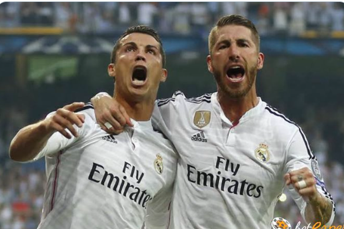 Sergio Ramos (kanan) dan Cristiano Ronaldo saat masih sama-sama memperkuat Real Madrid.