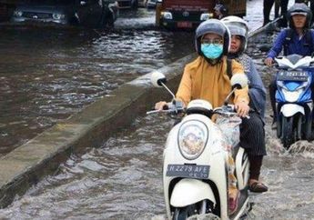 Ada Genangan Air Setelah Hujan, Seberapa Batas Aman Motor Matik?