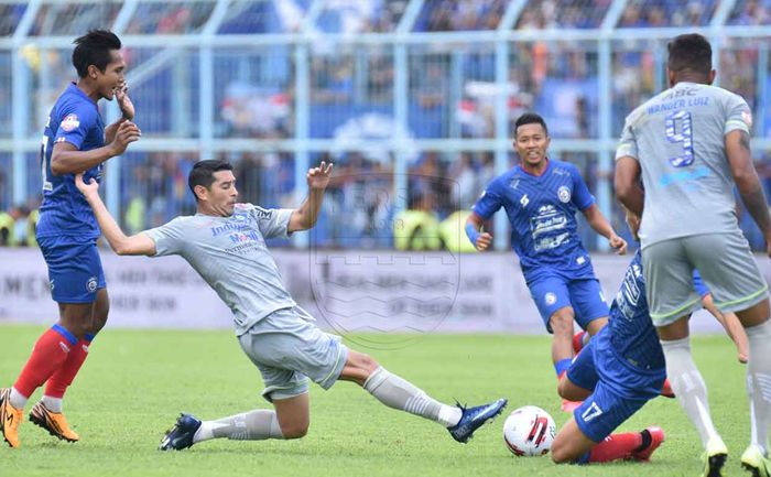 Playmaker Persib Bandung, Esteban Vizcarra, saat pertandingan kontra Arema FC di laga kedua Liga 1 2020.