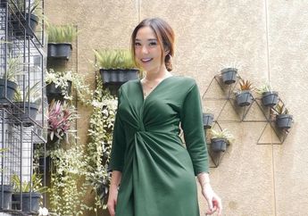 Tengah Terjerat Skandal Video Asusila yang Masih Bergulir, Gisella Anastasia Tuai Pujian Warganet Saat Tampil Duduk Lesehan Berbalut Dress Bunga-bunga: Makin Mulus aja Neng