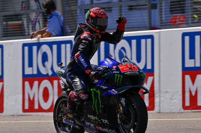 Aksi pembalap Monster Energy Yamaha, Fabio Quartararo usai memenangi balapan MotoGP Jerman 2022