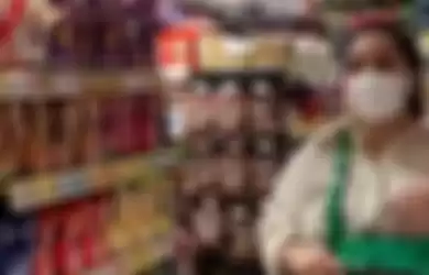 Nagita Slavina keliling belanja di supermarket
