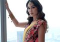 Pose Bareng Istri Sultan Andara, Luna Maya Enggak Kalah Tampil dengan Busana Puluhan Juta Rupiah Hingga Tuai Komentar Netizen: Itu Atasnya Doang!