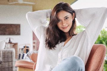 Foto Bareng Suami yang Telanjang Dada pamer Roti Sobek, Tampilan ...