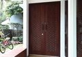 Tips Menghias Pintu Depan Penyambut Tamu, Jangan Lupakan Pola!