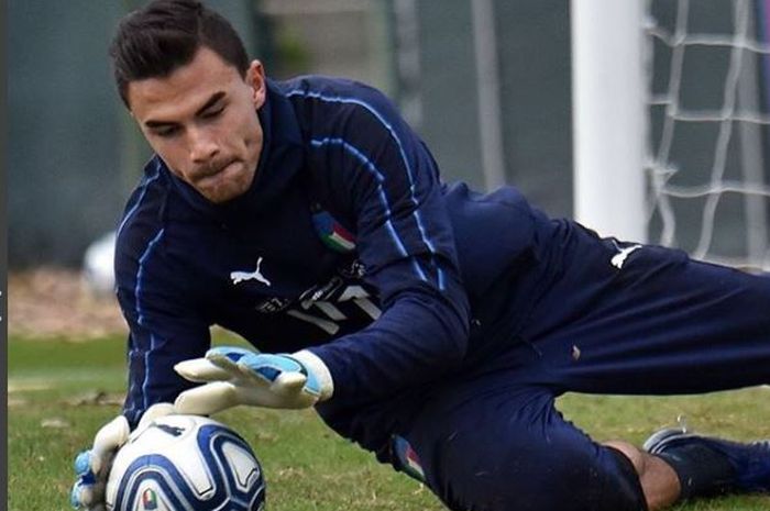 Kiper klub Serie B, Venezia, yang memiliki darah Indonesia, Emil Audero Mulyadi