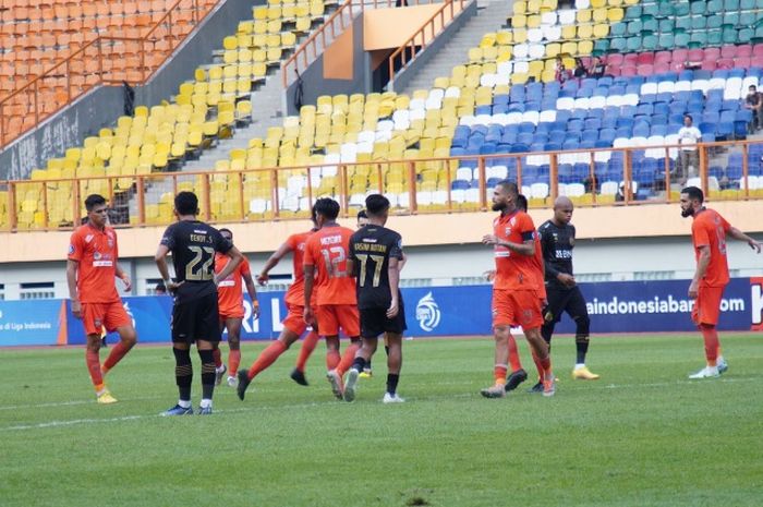 Suasana pertandingan antara Bhayangkara FC versus Borneo FC dalam pekan kesembilan Liga 1 2022 di Stadion Wibawa Mukti, Cikarang, Jawa Barat, 13 September 2022.