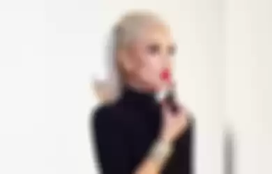 Gwen Stefani luncurkan brand make up baru.