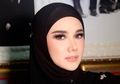 Penampilan Mulan Jameela Setelah Berhijab Makin Mempesona, Kini Istri Ahmad Dhani ini Pun Pede Pamer Wajah Naturalnya dengan Obat Olesan Jerawat: Banyak Banget Ya Bund...