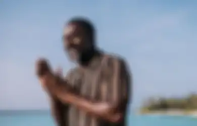 Aktor Idris Elba Pemeran Gembong Narkoba Russell 'Stringer' Bell dalam 'The Wire' Positif Corona Meski Tak Memiliki Gejala Apa pun, Ajak Orang-orang untuk Waspada dan Kerjasama