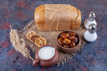 Susu kurma tidak hanya enak tetapi juga bermanfaat bagi tubuh dan kesehatan kita secara umum.   