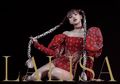 Anggun dan Penuh Kemewahan, Ini 3 Gaun Mewah yang Digunakan Lisa BLACKPINK di Debut Solonya
