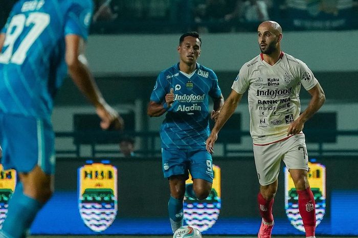 Suasana pertandingan pekan keenam Liga 1 2023-2024 antara Persib Bandung melawan Bali United.