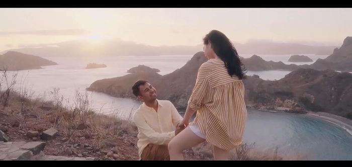 Penampilan <a href='https://manado.tribunnews.com/tag/nagita-slavina' title='Nagita Slavina'>Nagita Slavina</a> saat berlibur bersama <a href='https://manado.tribunnews.com/tag/raffi-ahmad' title='Raffi Ahmad'>Raffi Ahmad</a> di Labuan Bajo