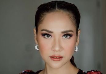 Bunga Citra Lestari Tampil Seksi Pakai Bra Batik, Tas Ratusan Juta Rupiah yang Ditentengnya Justru Jadi Sorotan