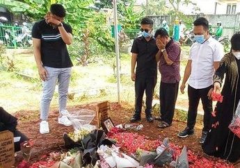 Tangis Fuji Pecah, Hancur Hati Keluarga Haji Faisal, Doddy Sudrajat Ngaku Sudah Kantongi Izin Pindah Makam Vanessa Angel: Jangan Bully-bully