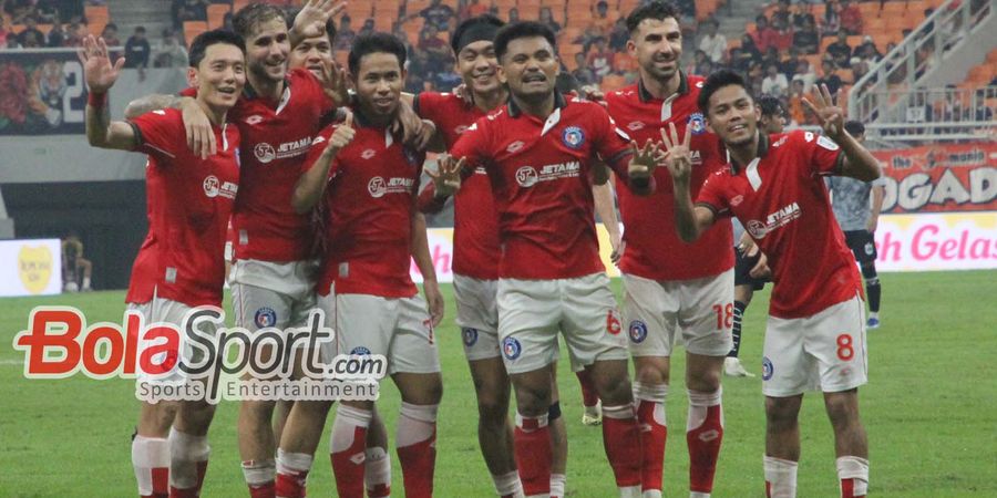 Saddil Ramdani Pimpin Protes Tak Digaji 4 Bulan dengan Simbol Selebrasi 4 Jari