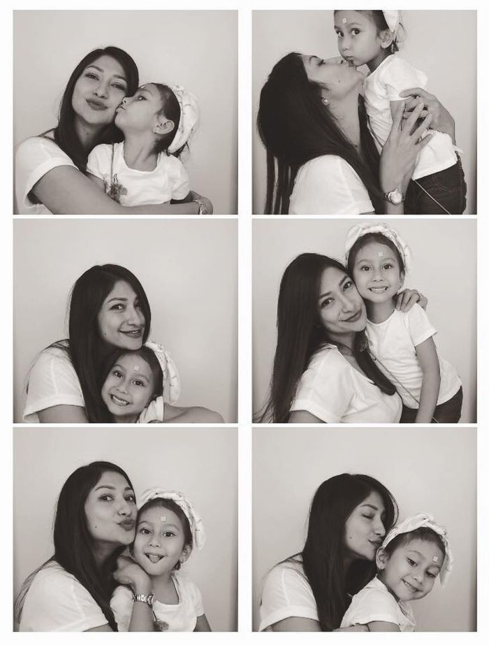 Rahma Azhari bersama putri kecilnya 