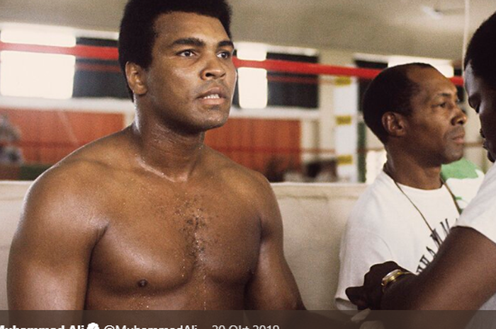 Legenda tinju asal Amerika Serikat, Muhammad Ali. 